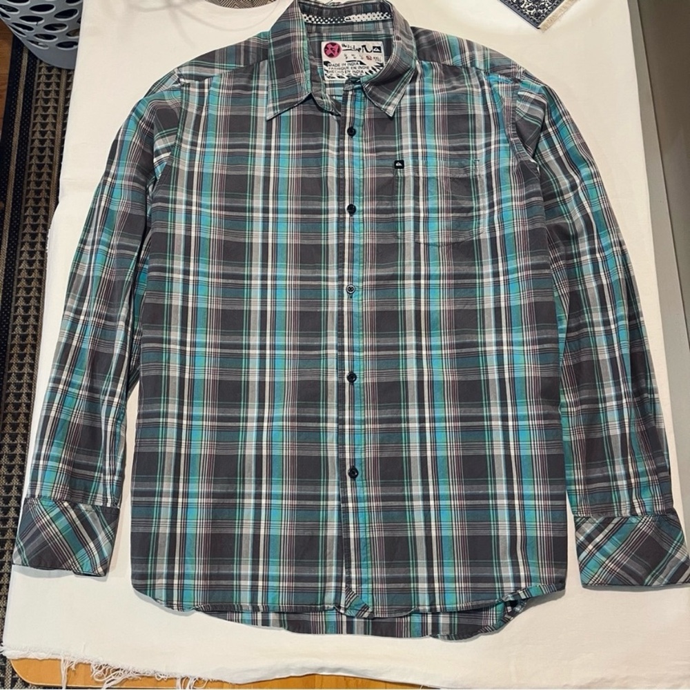 ‘04 Quiksilver Cotton Button Up. Size XL. Like New.